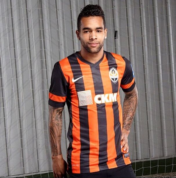 Fresh news- Alex Teixeira finally confirmed as first January signing as Shakhtar agree 30m Pound deal