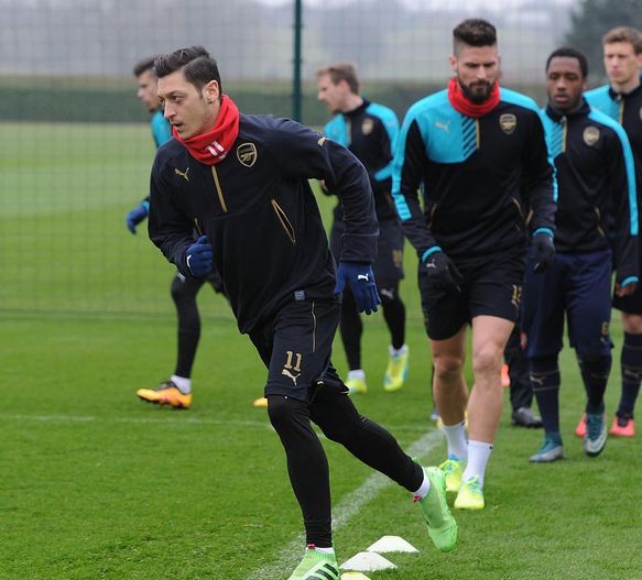 Mesut Ozil linked with Arsenal exit amid claims Man Utd are circling