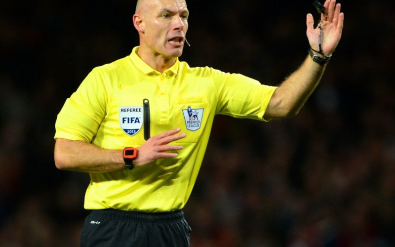 Howard Webb refereeing a Premier League match